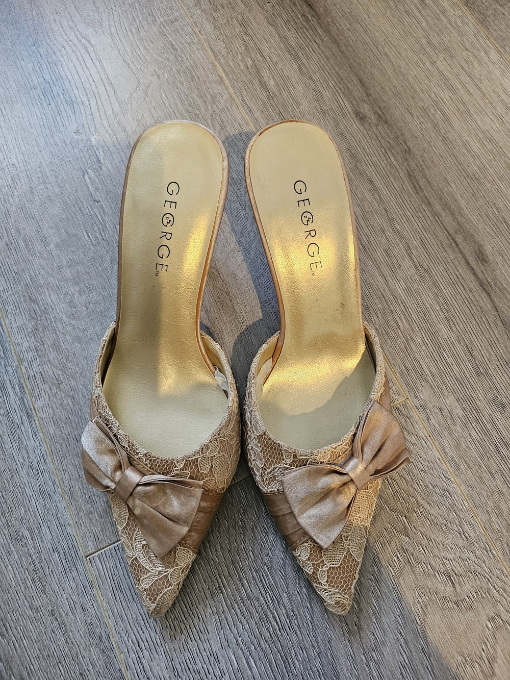 George Women's Beige Lace Bow Pointed-Toe Mules